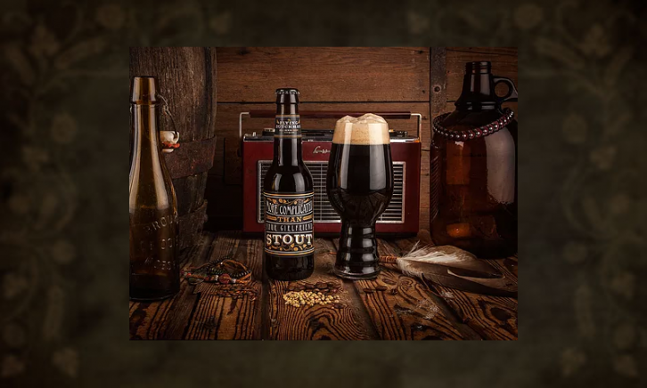 More Complicated Than Your Girlfriend Stout bier flesje en glas